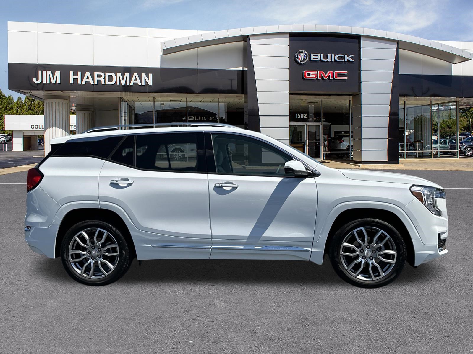 Used 2023 GMC Terrain Denali w/ Denali Premium Package image 8
