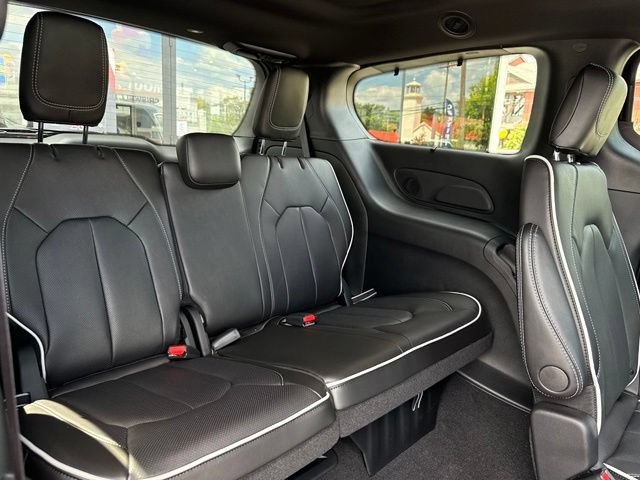 New 2027 Chrysler Pacifica Limited w/ Family Tech Group FWD image 26