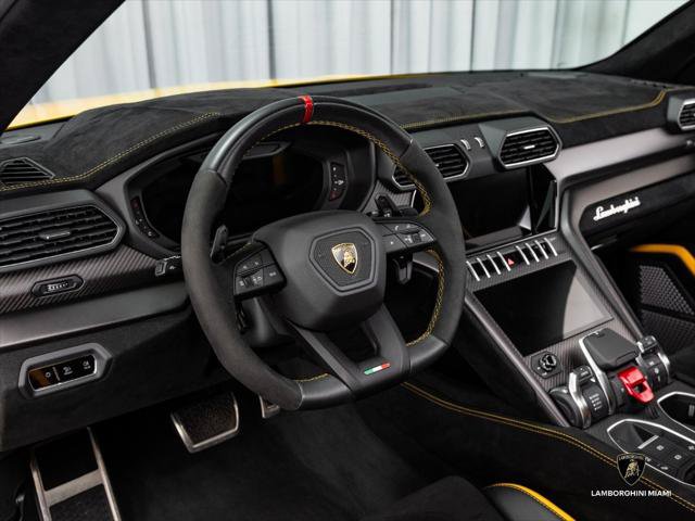 Used 2024 Lamborghini Urus Performante AWD/4WD image 32