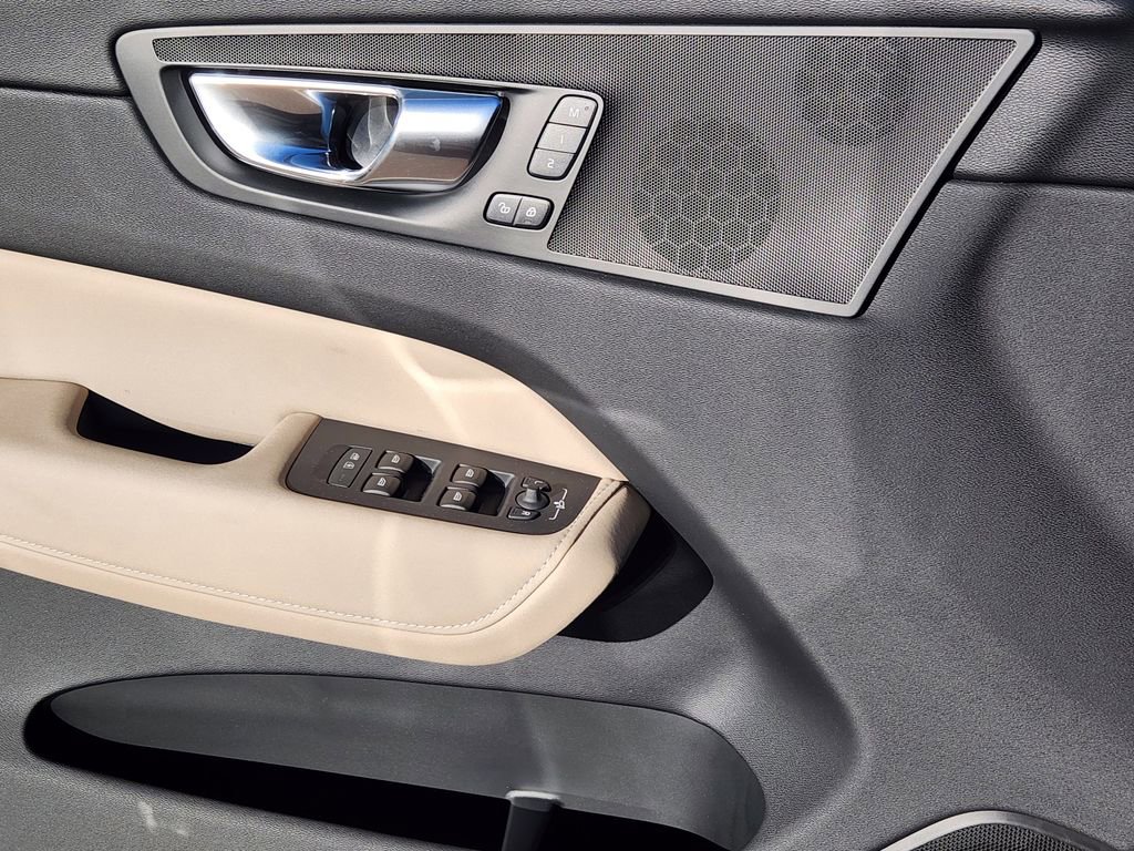 New 2026 Volvo XC60 B5 Plus w/ Climate Package image 12