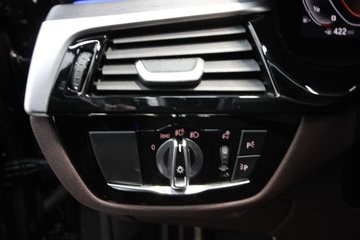 Used 2023 BMW M550i xDrive w/ Executive Package image 26