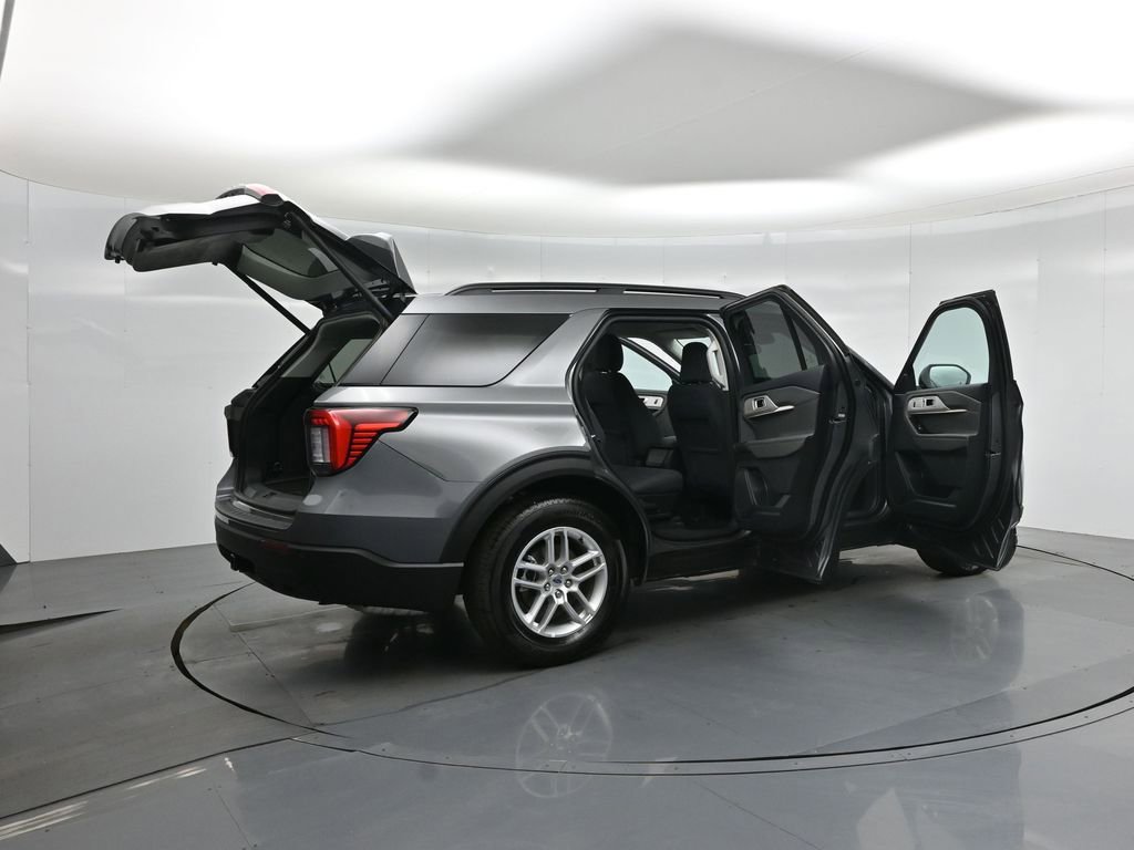 Certified 2025 Ford Explorer Active image 5