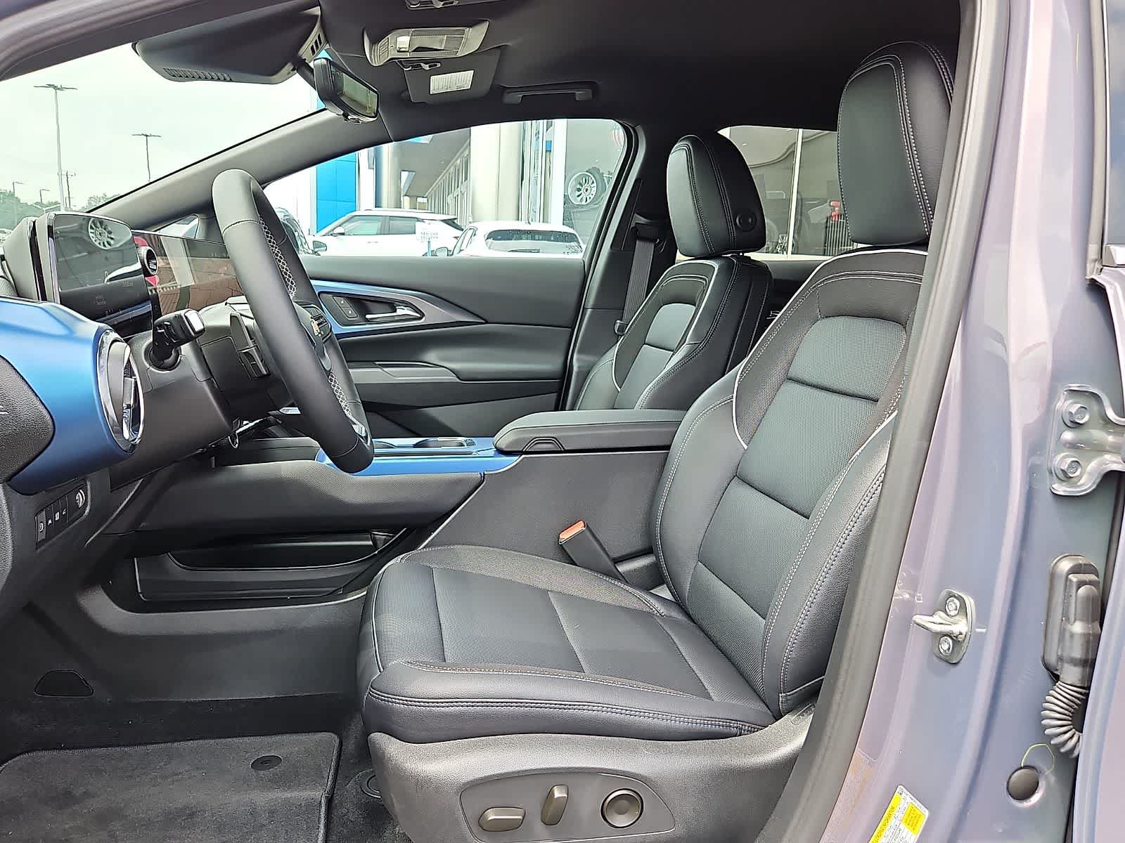 New 2026 Chevrolet Equinox EV LT w/ Convenience Package II FWD image 11