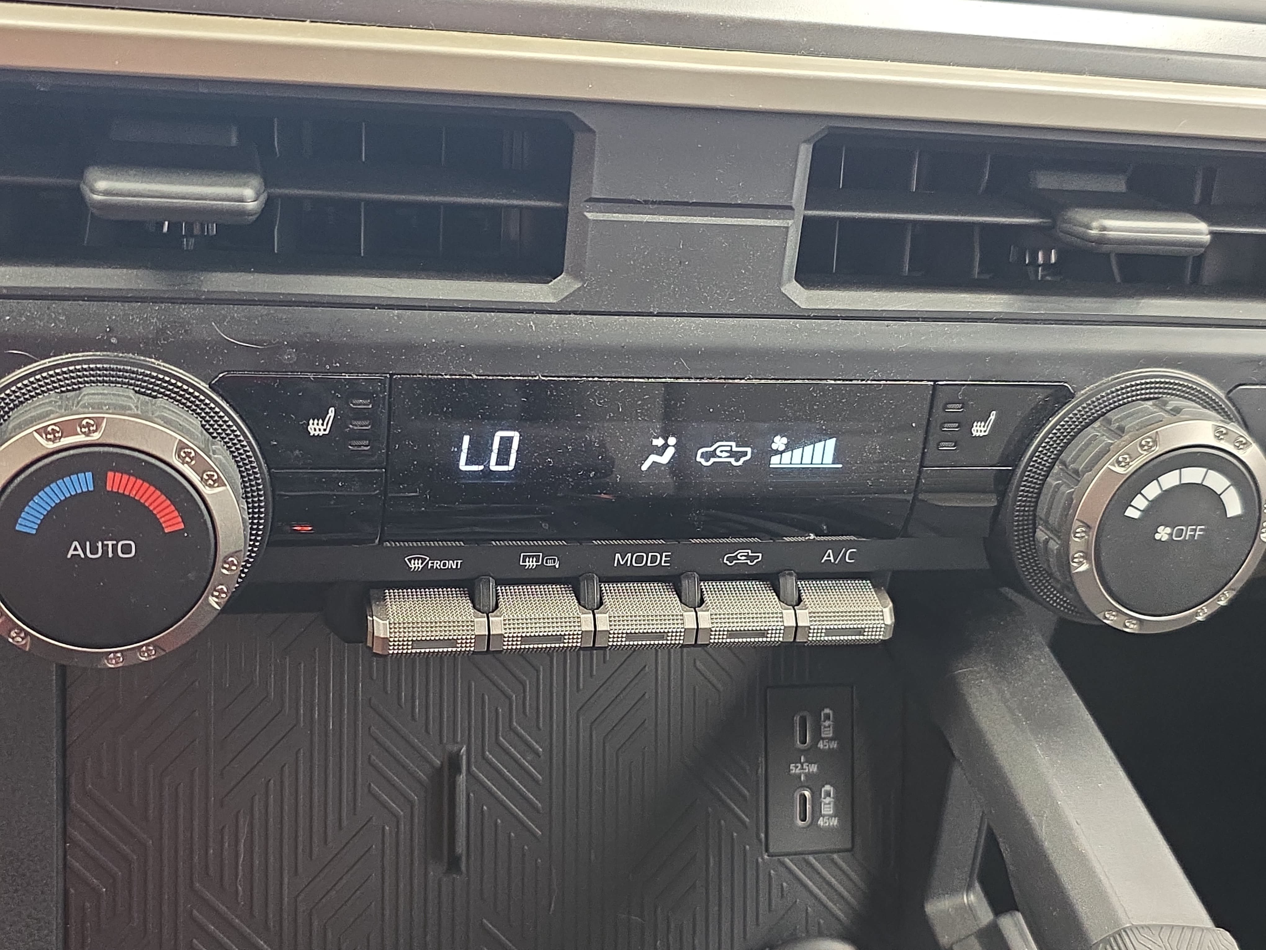 Used 2024 Toyota Tacoma TRD Sport AWD/4WD image 21