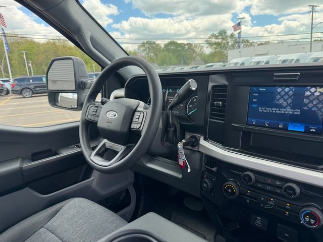 New 2025 Ford F550 4x4 Regular Cab Super Duty image 16