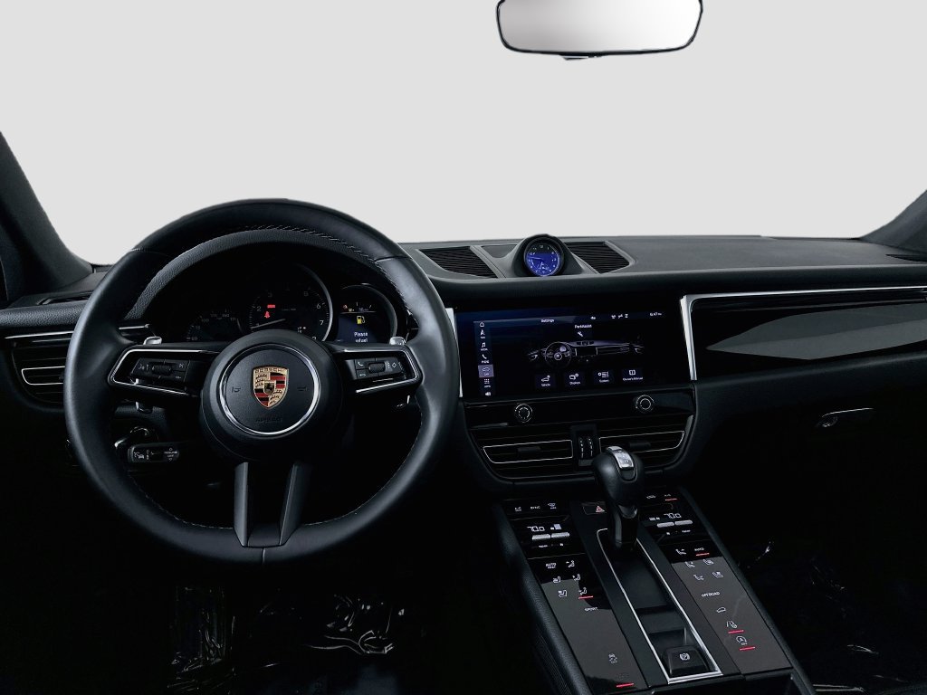 Certified 2023 Porsche Macan AWD/4WD image 26