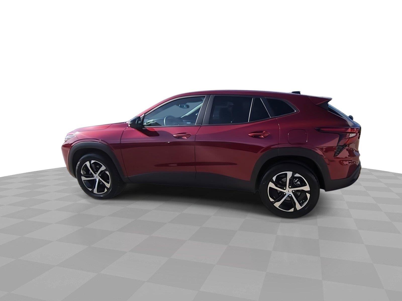 Used 2025 Chevrolet Trax RS w/ Sunroof Package FWD image 6