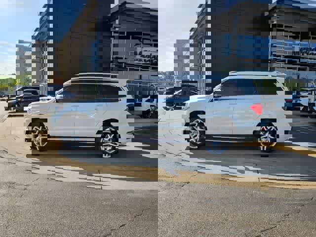 Used 2014 Mercedes-Benz GL 550 4MATIC image 5