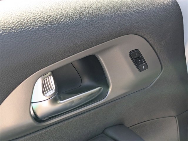 New 2025 Chrysler Pacifica Select image 13