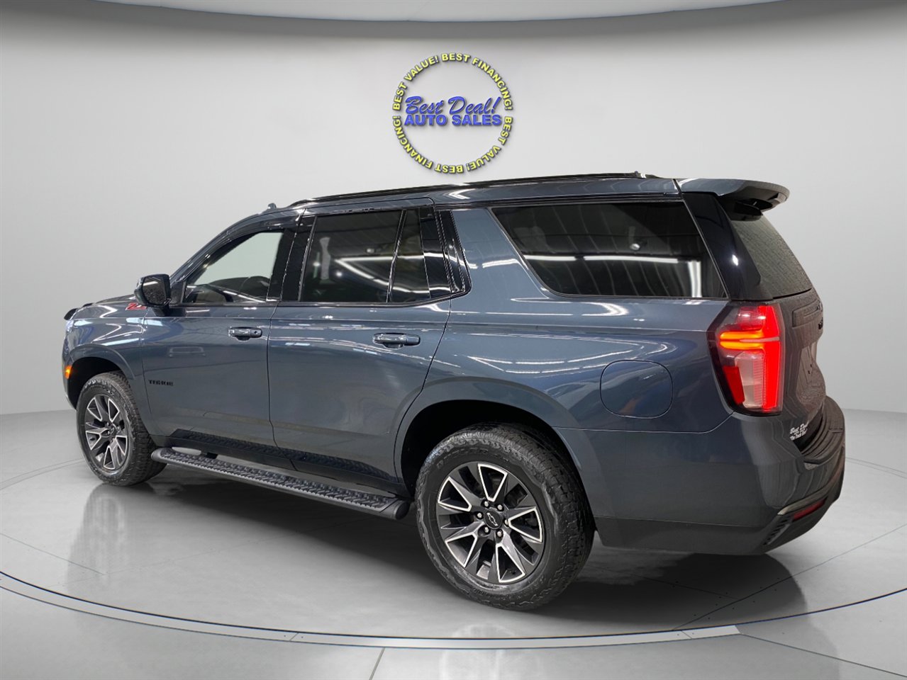 Used 2021 Chevrolet Tahoe Z71 w/ Rear Media and Nav Package image 5