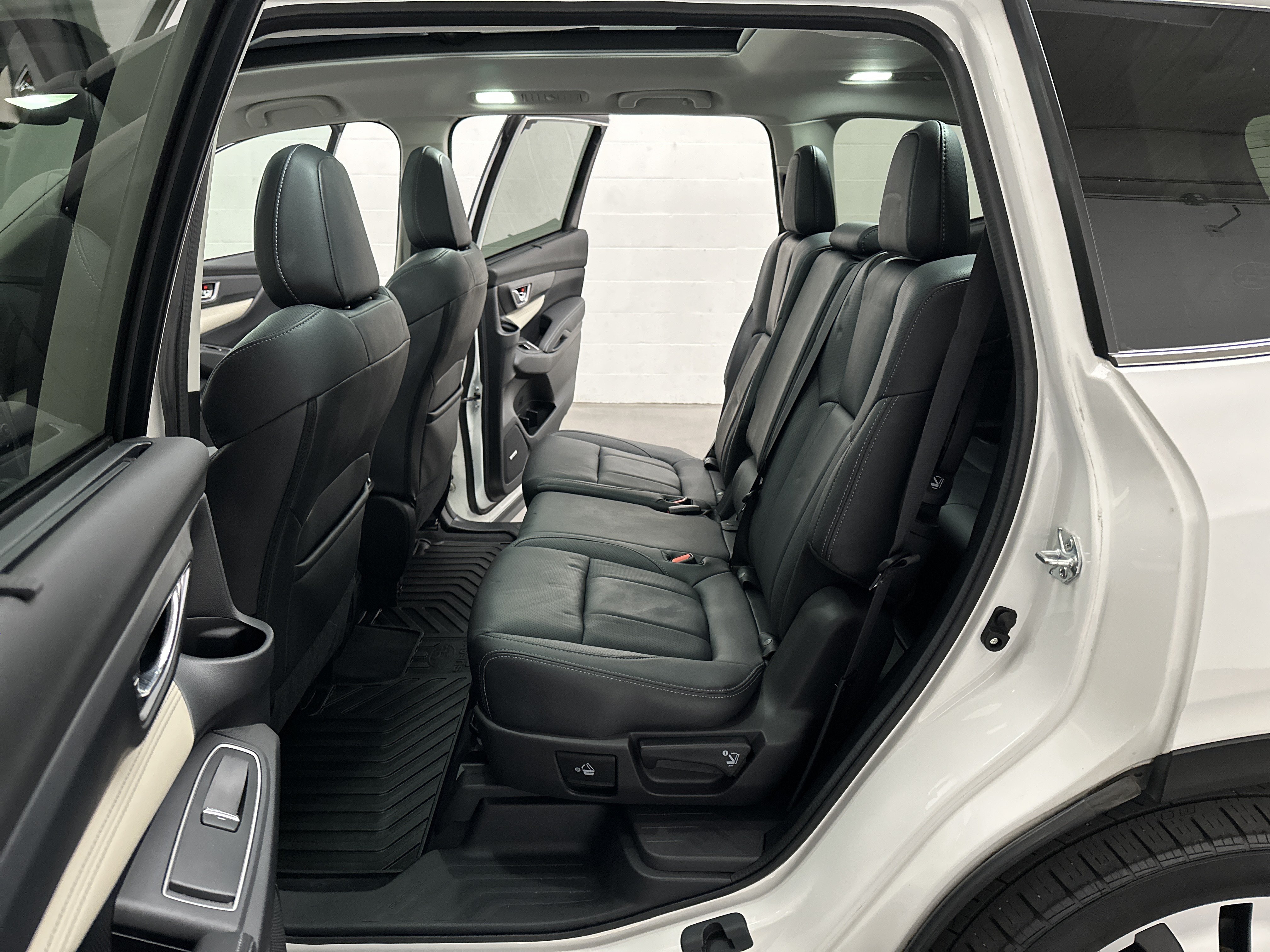 Used 2022 Subaru Ascent Limited w/ Technology Package AWD/4WD image 23