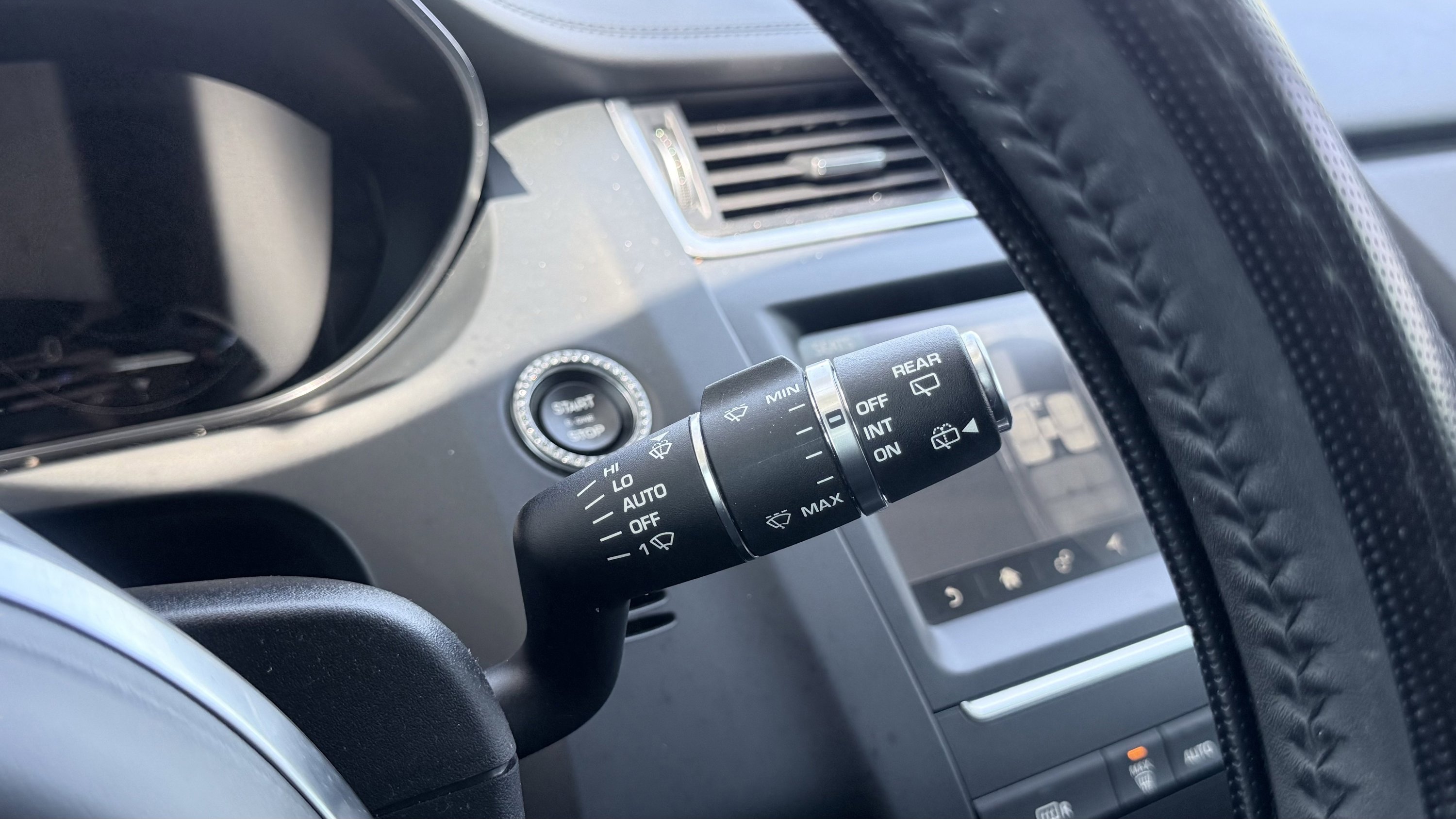 Used 2020 Jaguar E-PACE SE image 67