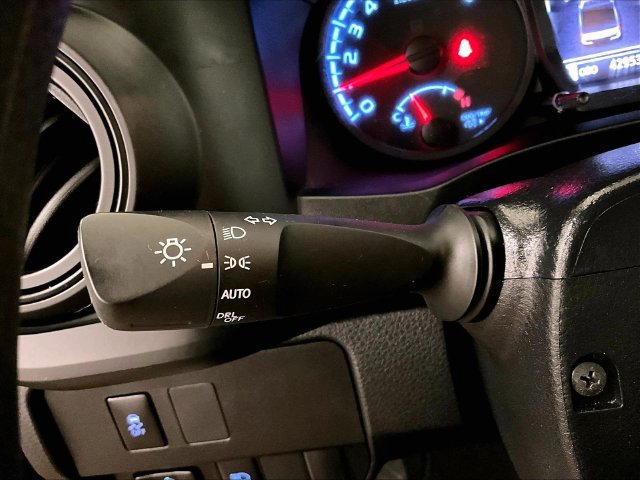 Used 2022 Toyota Tacoma SR AWD/4WD image 30
