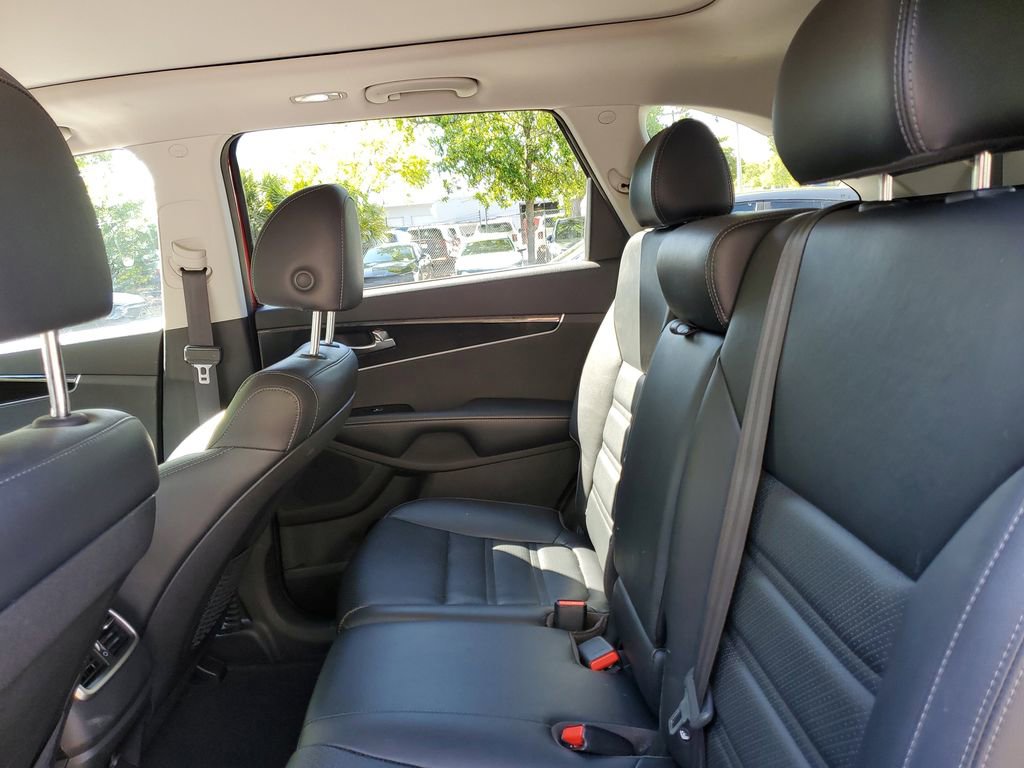 Used 2019 Kia Sorento EX image 16