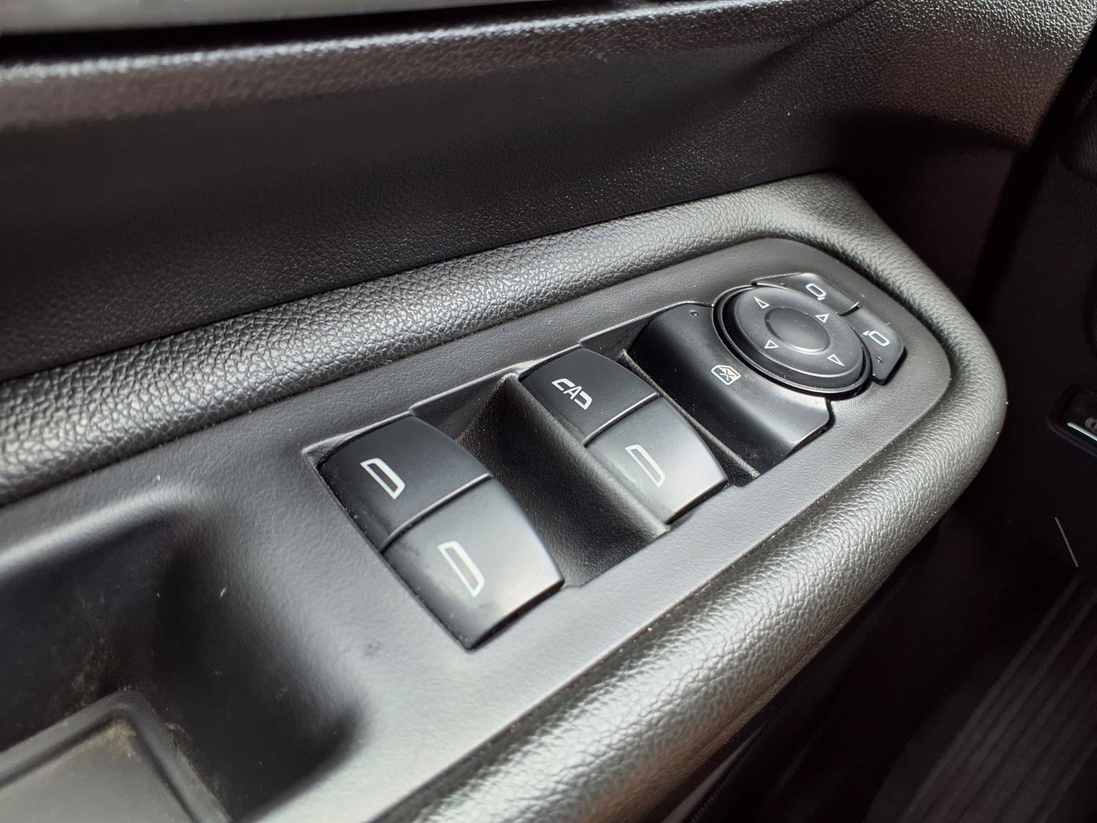 Used 2024 GMC Terrain SLE FWD image 20