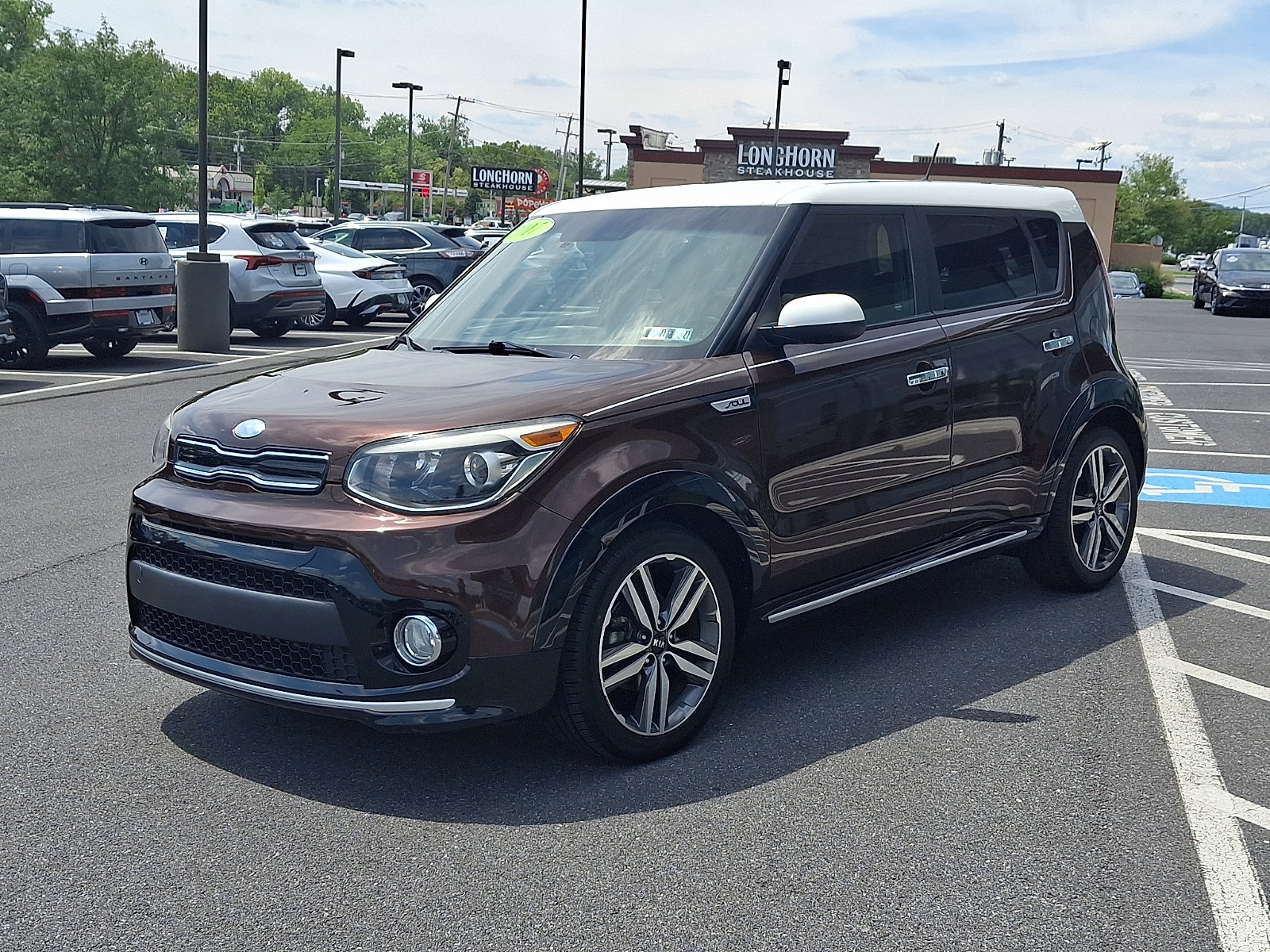 Used 2017 Kia Soul + FWD image 3