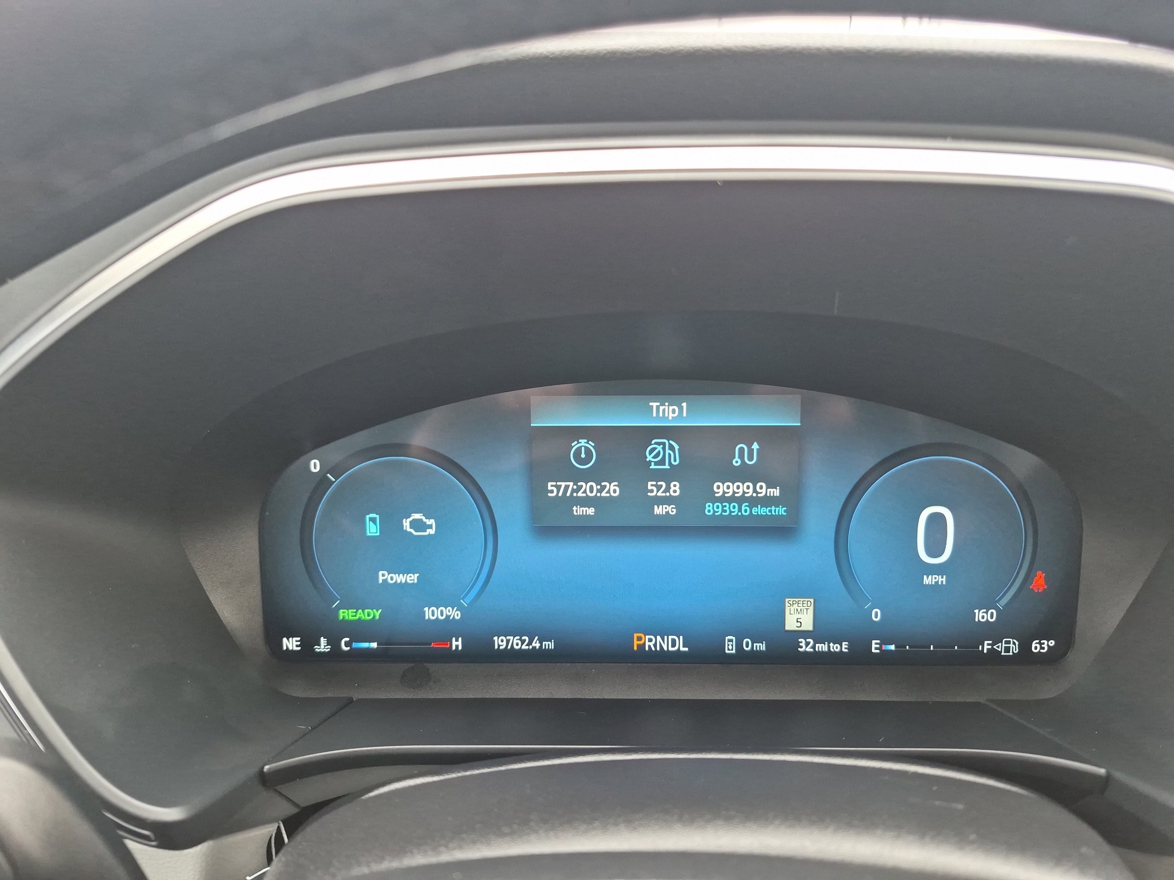 Certified 2025 Ford Escape SE w/ PHEV Premium Package FWD image 22