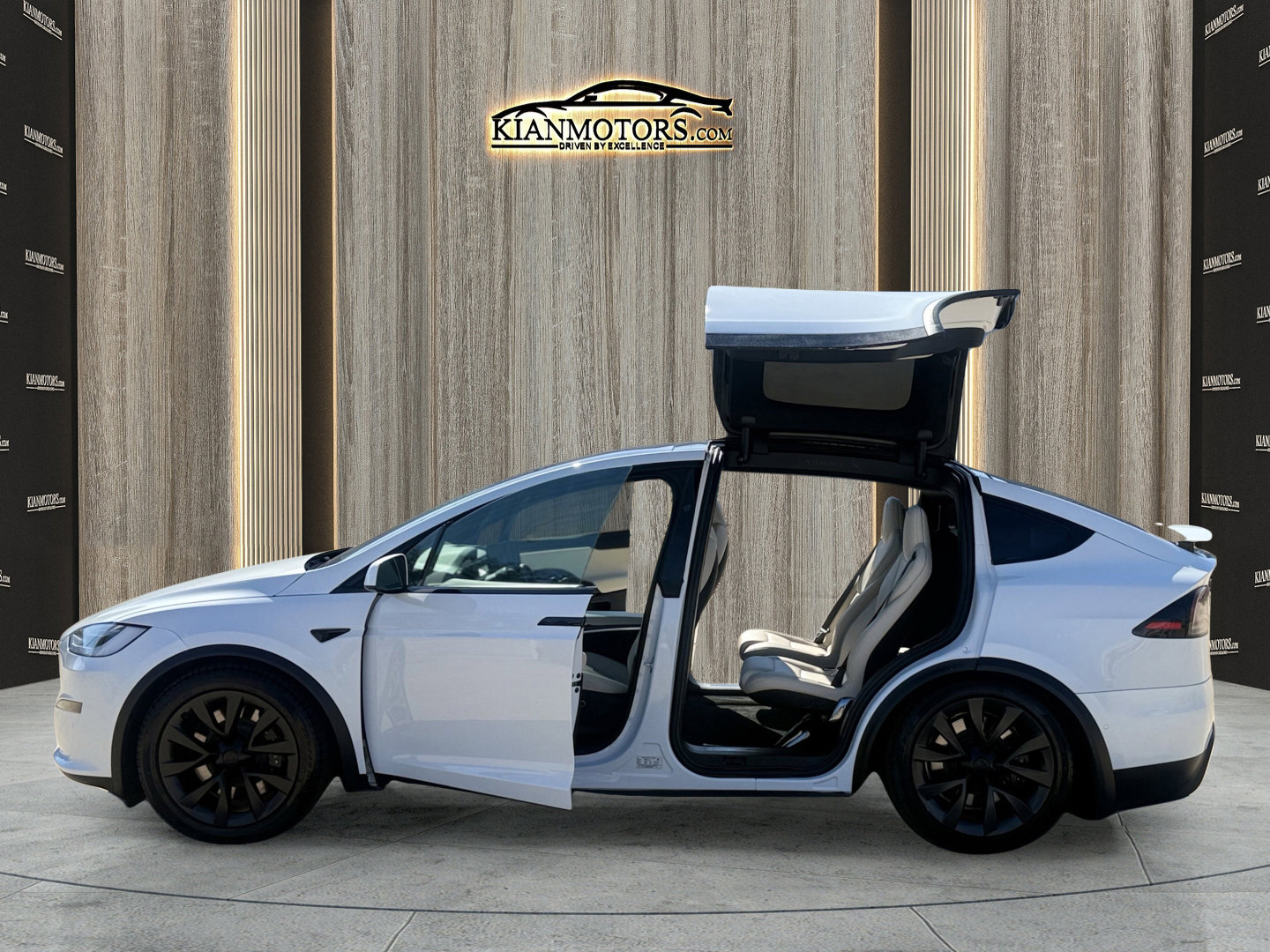 Used 2022 Tesla Model X Plaid image 24