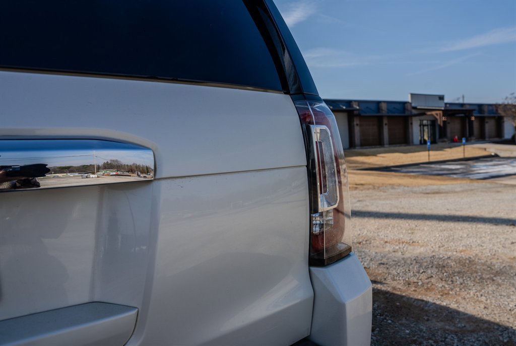 Used 2015 GMC Yukon XL Denali w/ Premium Package RWD image 11