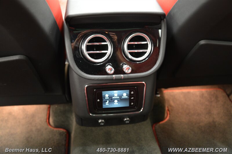 Used 2019 Bentley Bentayga AWD/4WD image 26
