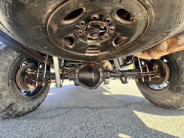 Used 2004 Chevrolet Silverado 2500 LT w/ Skid Plate Package AWD/4WD image 24