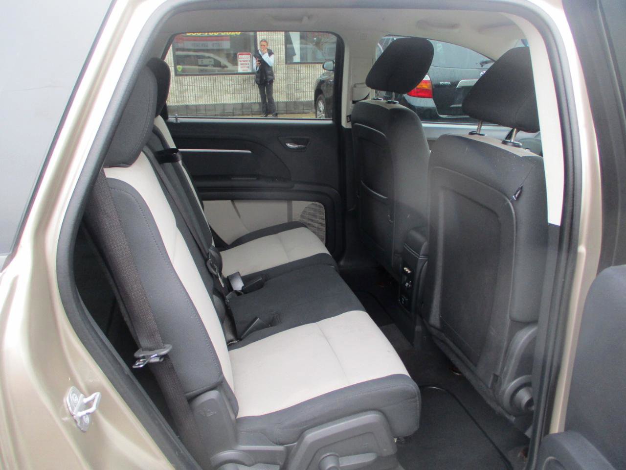Used 2009 Dodge Journey SXT w/ Rear Seat Video Group I FWD image 8