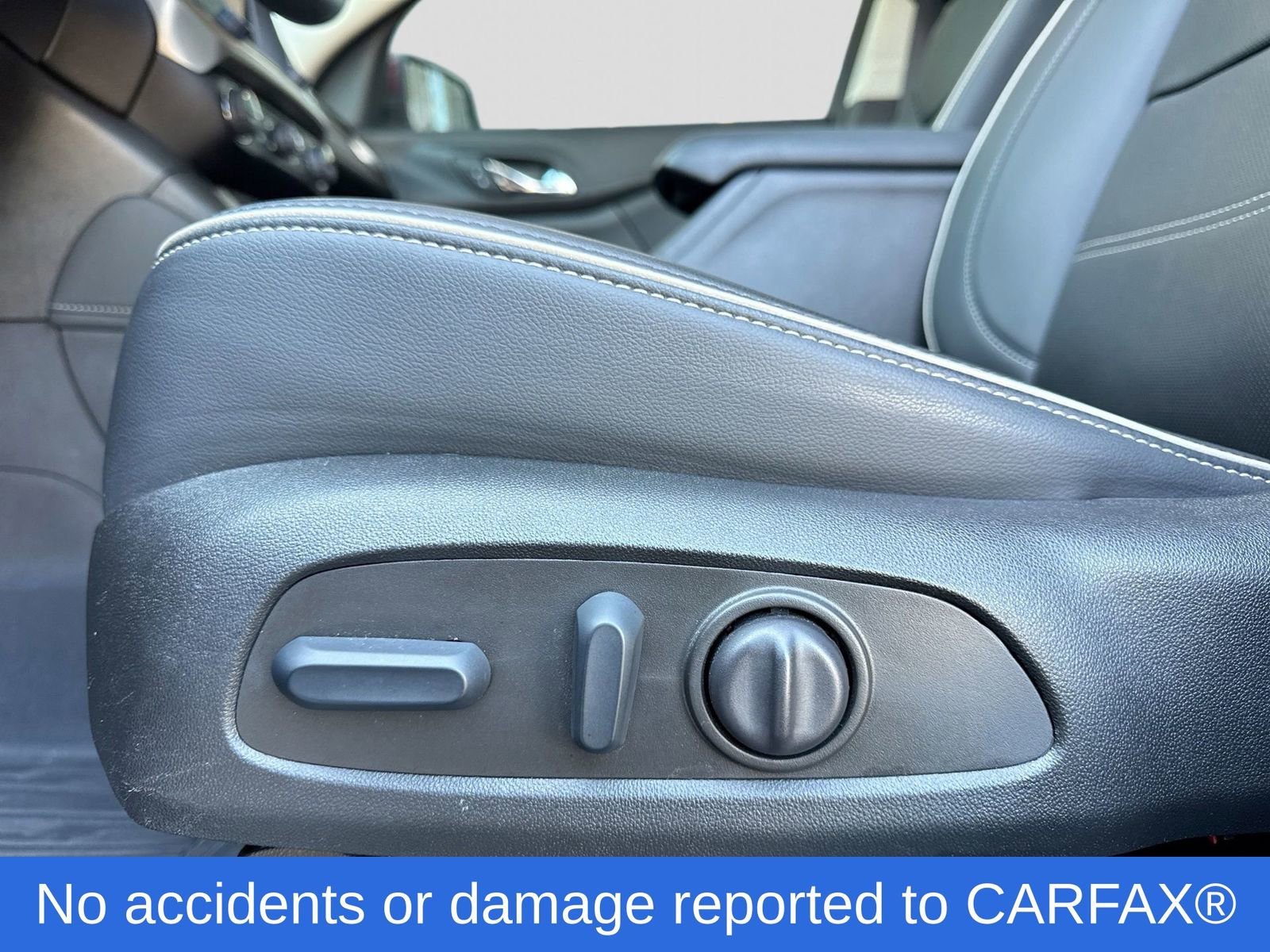 Used 2023 GMC Acadia Denali w/ Denali Ultimate Package image 3