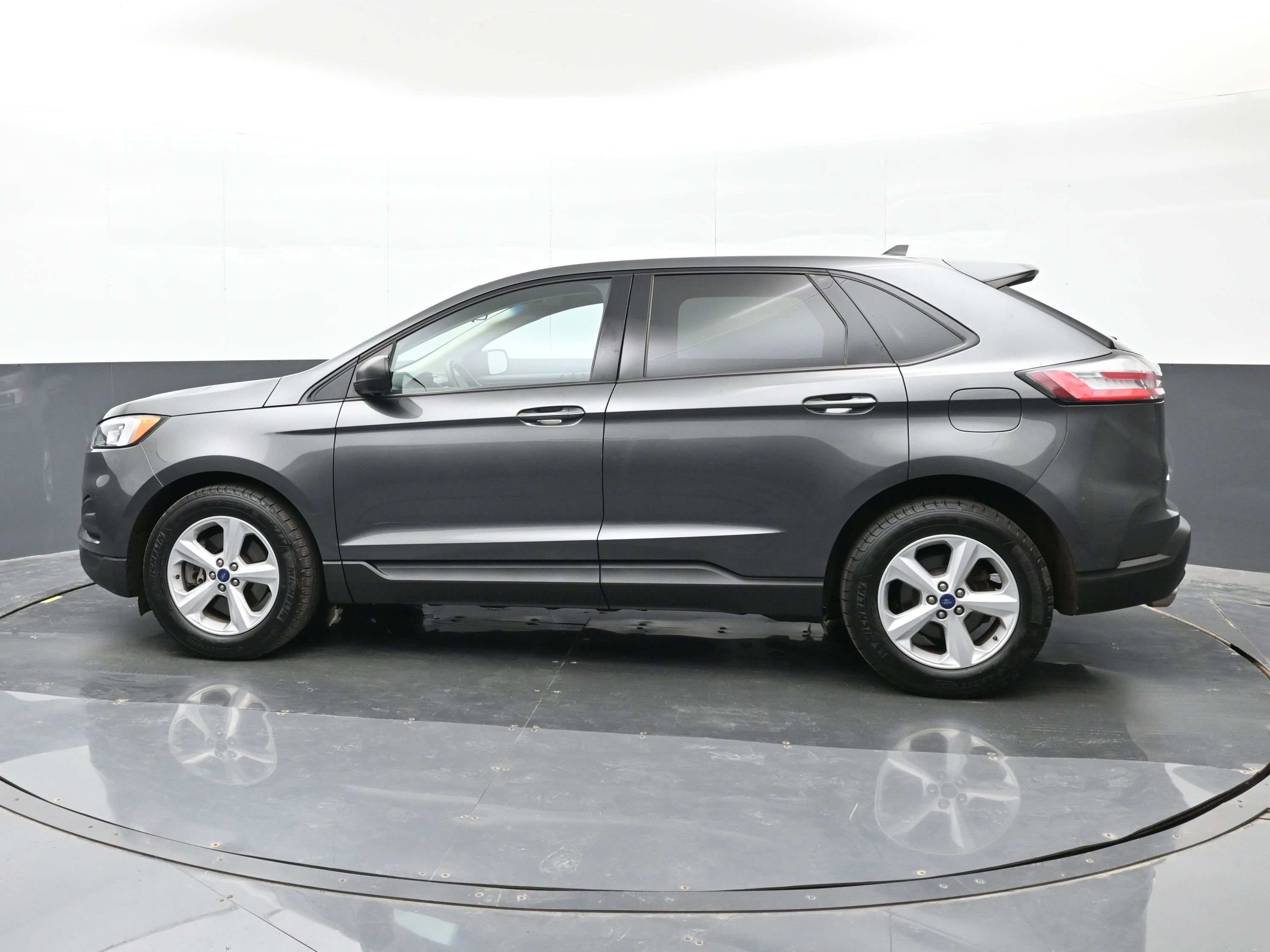 Used 2020 Ford Edge SE AWD/4WD image 9
