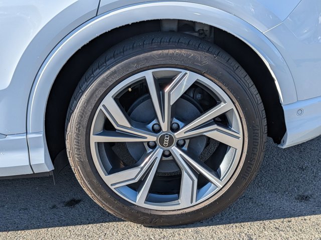 Used 2024 Audi Q4 e-tron Prestige AWD/4WD image 23