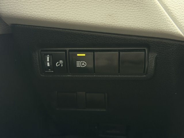Used 2024 Toyota Corolla Cross L FWD image 19