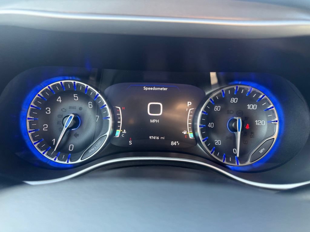 Used 2020 Chrysler Pacifica Touring w/ Advanced Safetytec Group FWD image 19