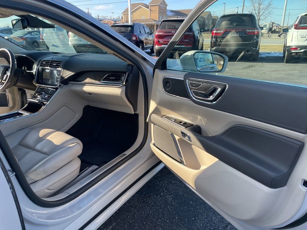 Used 2020 Lincoln Continental Standard w/ Premium Package image 35