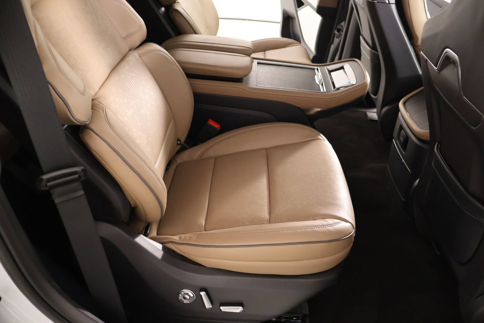 New 2026 Lincoln Navigator Black Label AWD/4WD image 15