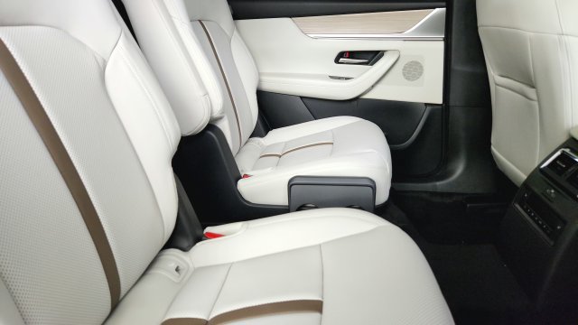 New 2026 MAZDA CX-90 Plug-In Hybrid w/ Premium Plus AWD/4WD image 34