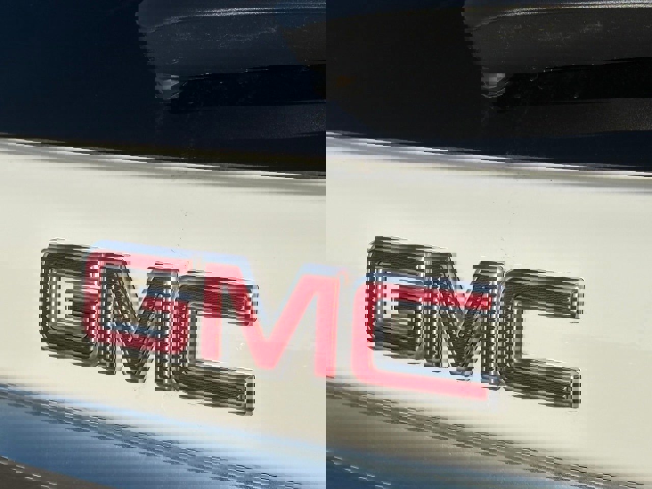 Used 2020 GMC Terrain SLE w/ Driver Convenience Package image 9