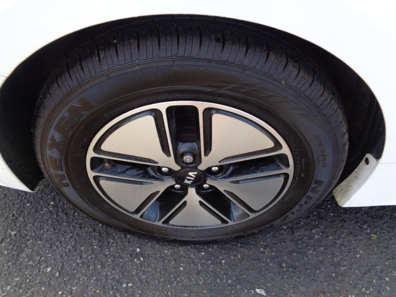 Used 2012 Kia Optima Hybrid image 25