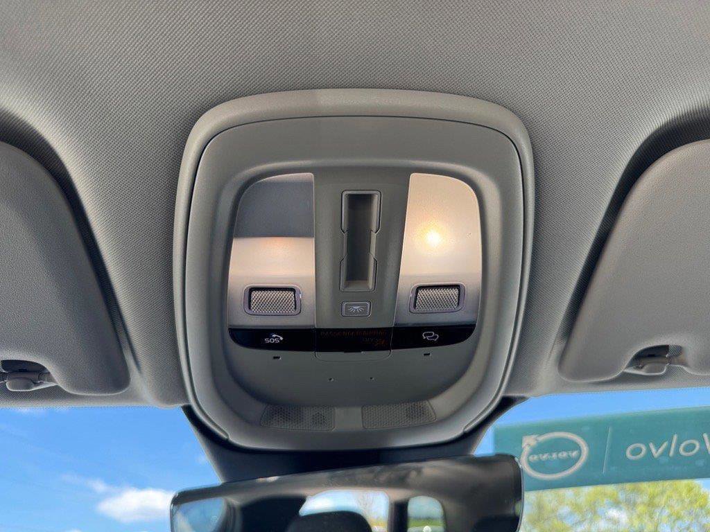 Certified 2025 Volvo XC60 B5 Plus w/ Protection Package Premier image 18