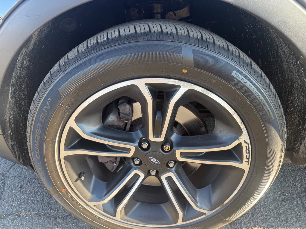 Used 2015 Ford Explorer Sport w/ Equipment Group 401A image 9