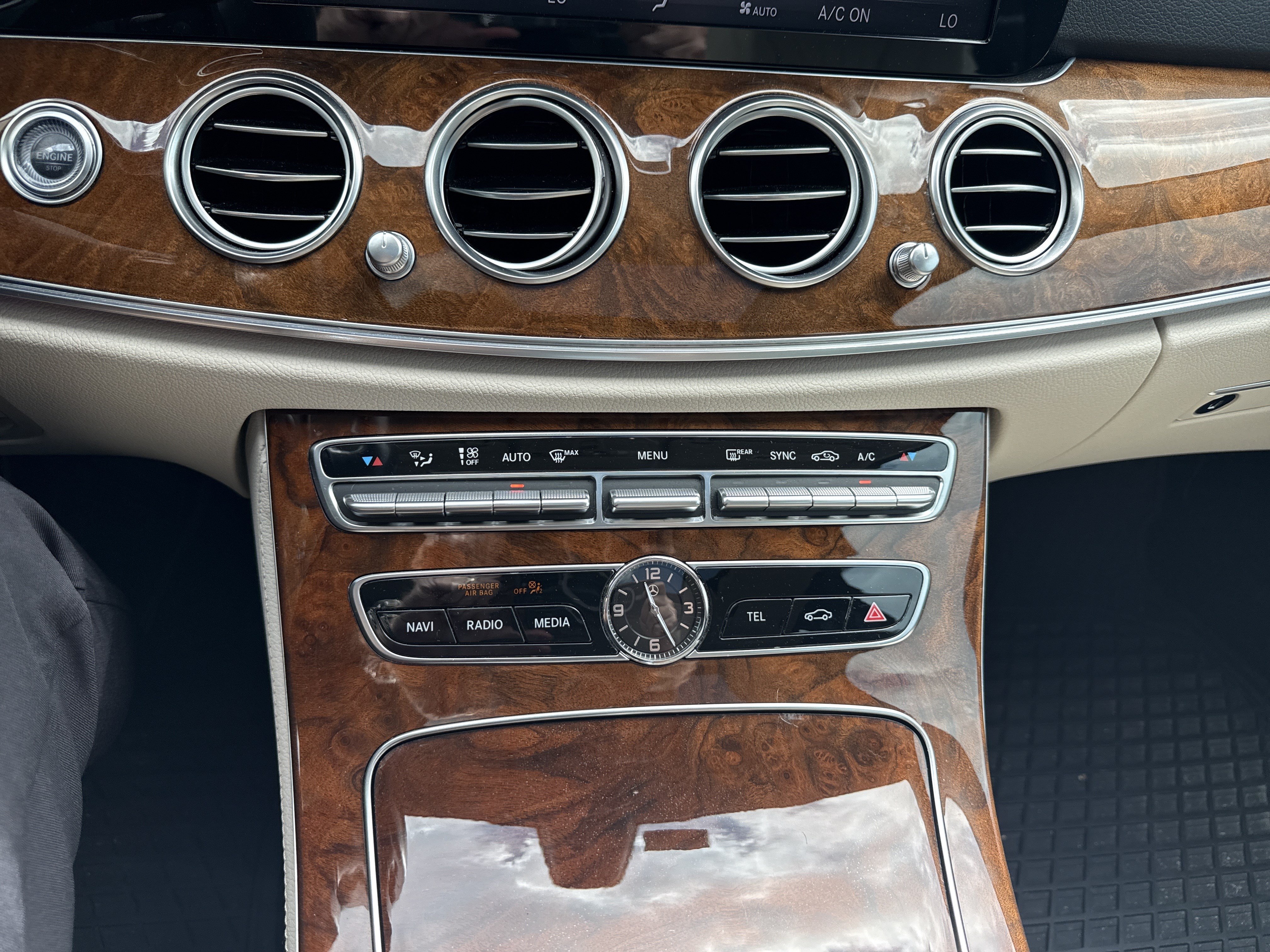 Used 2019 Mercedes-Benz E 300 4MATIC image 19