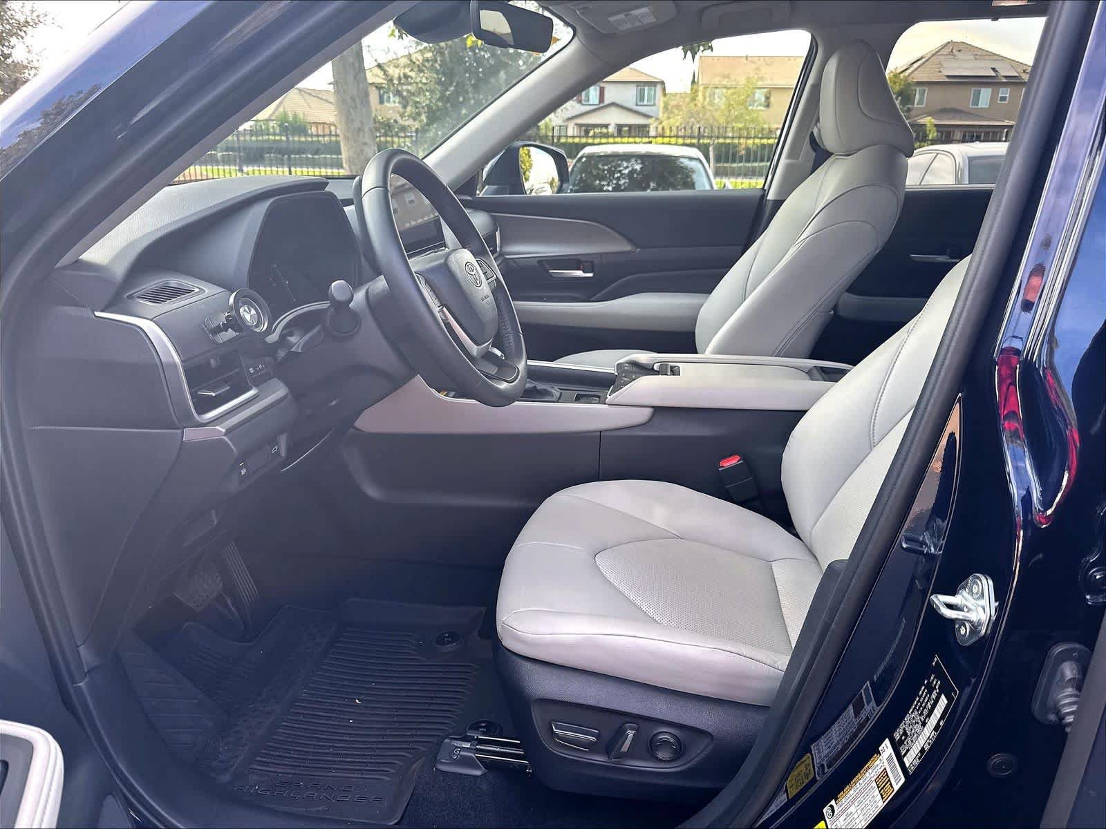 Used 2026 Toyota Grand Highlander AWD Hybrid image 24