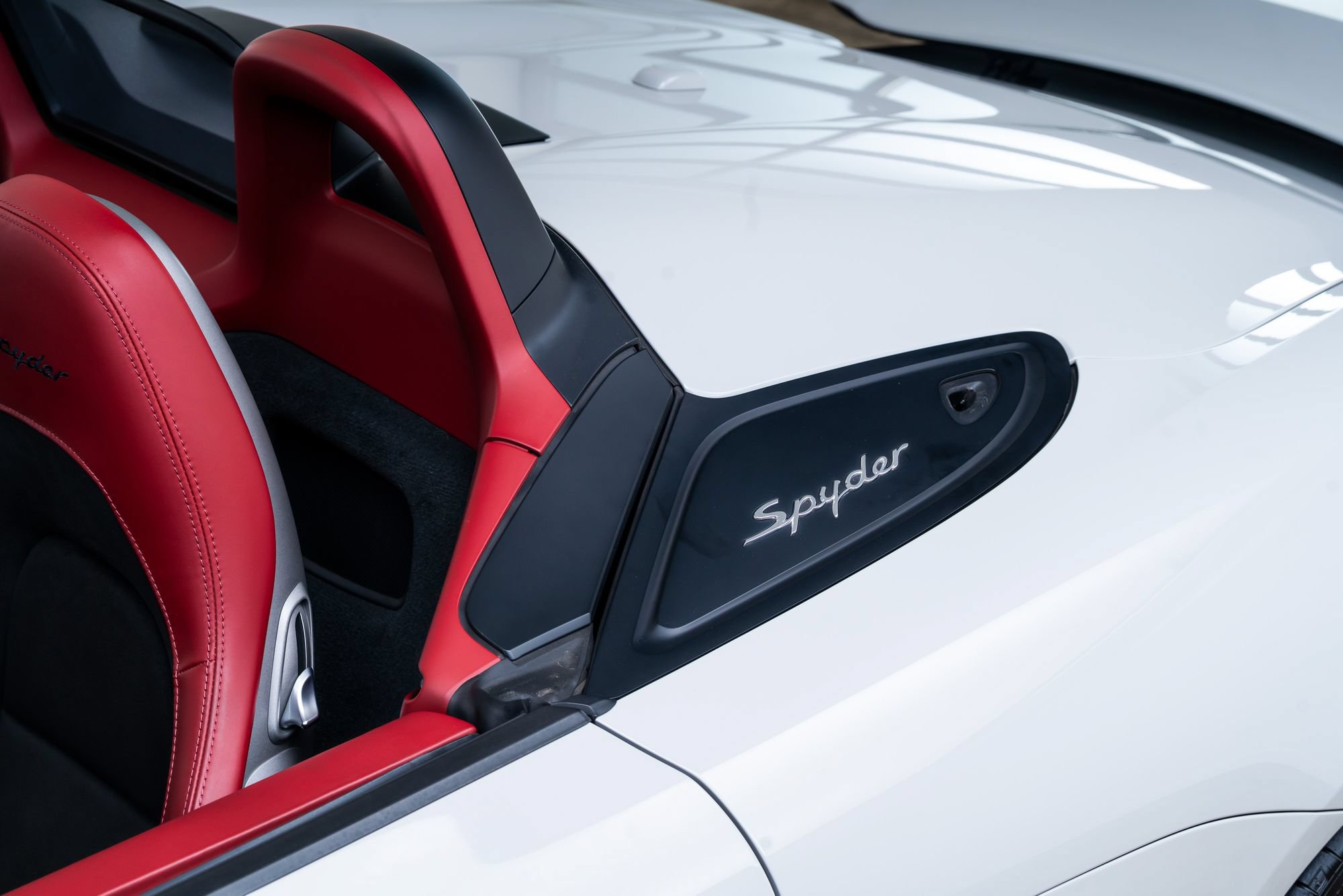 Used 2021 Porsche 718 Boxster Spyder RWD image 8