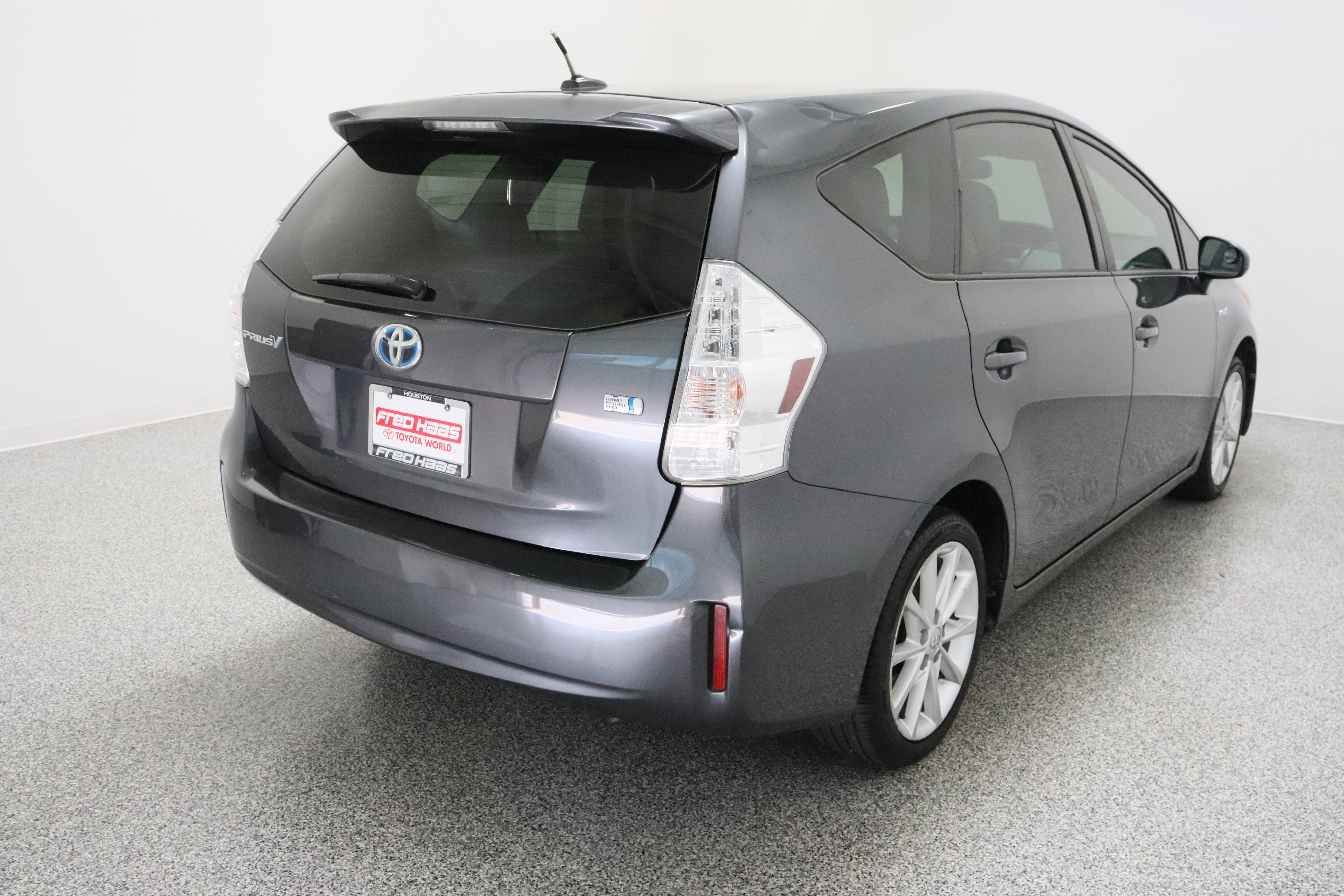 Used 2013 Toyota Prius V Five FWD image 7
