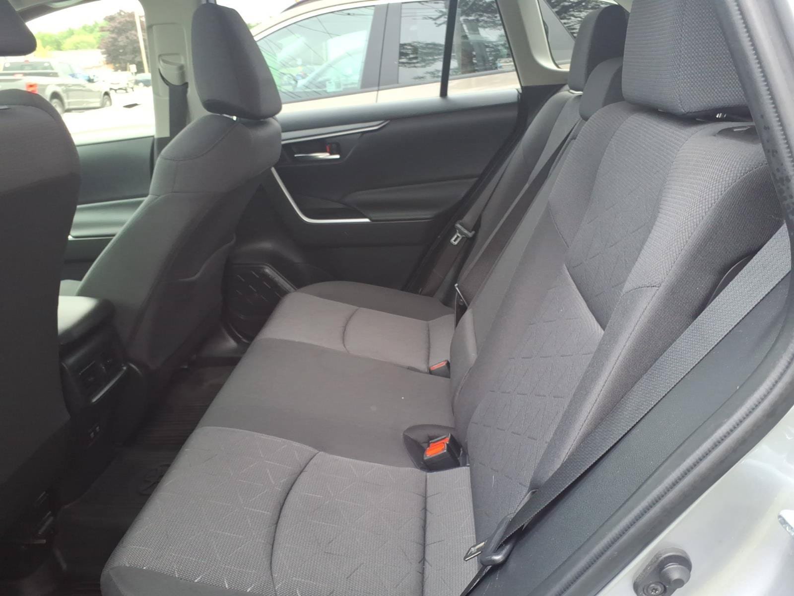 Used 2021 Toyota RAV4 XLE w/ Convenience Package AWD/4WD image 8