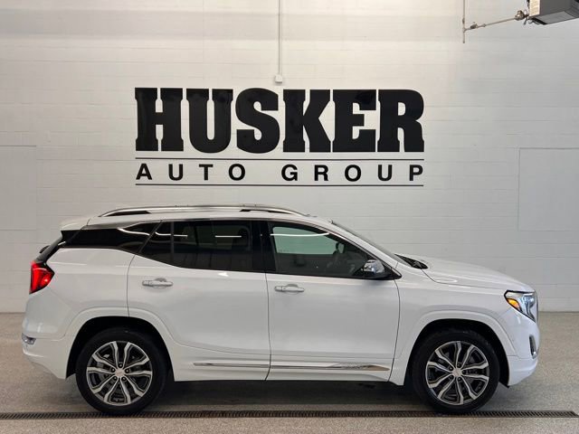 Used 2020 GMC Terrain Denali w/ Denali Premium Package image 2
