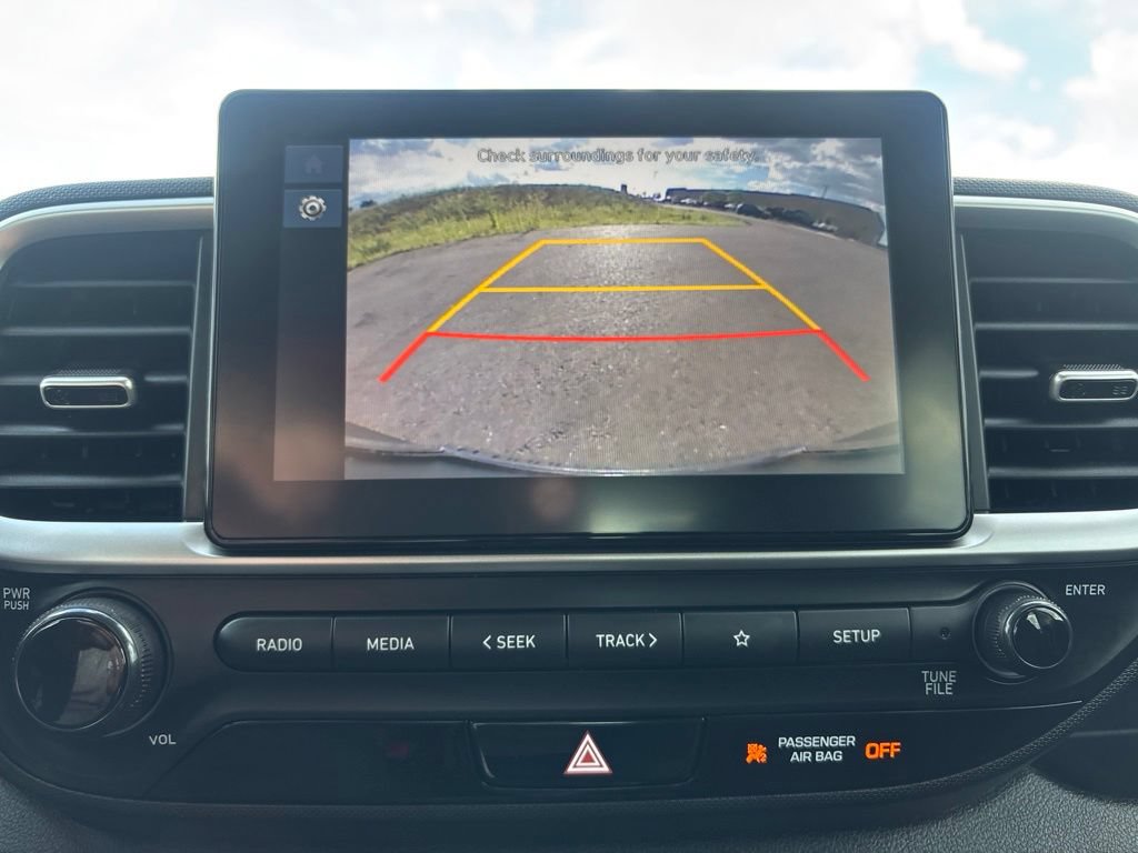 Used 2025 Hyundai Venue SE FWD image 25