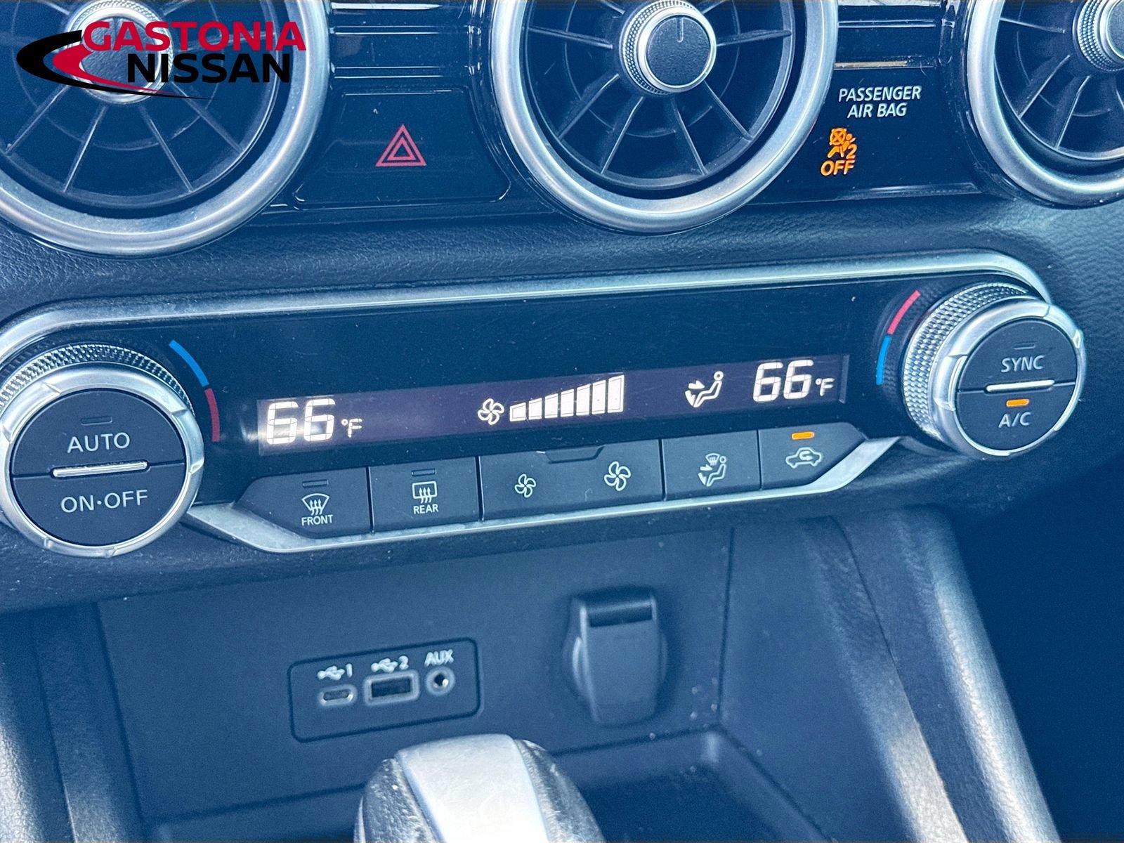 Used 2023 Nissan Sentra SR w/ Electronics Package FWD image 19
