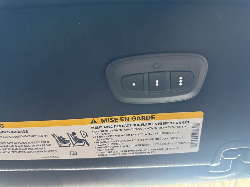 New 2026 Chrysler Pacifica Pinnacle image 25