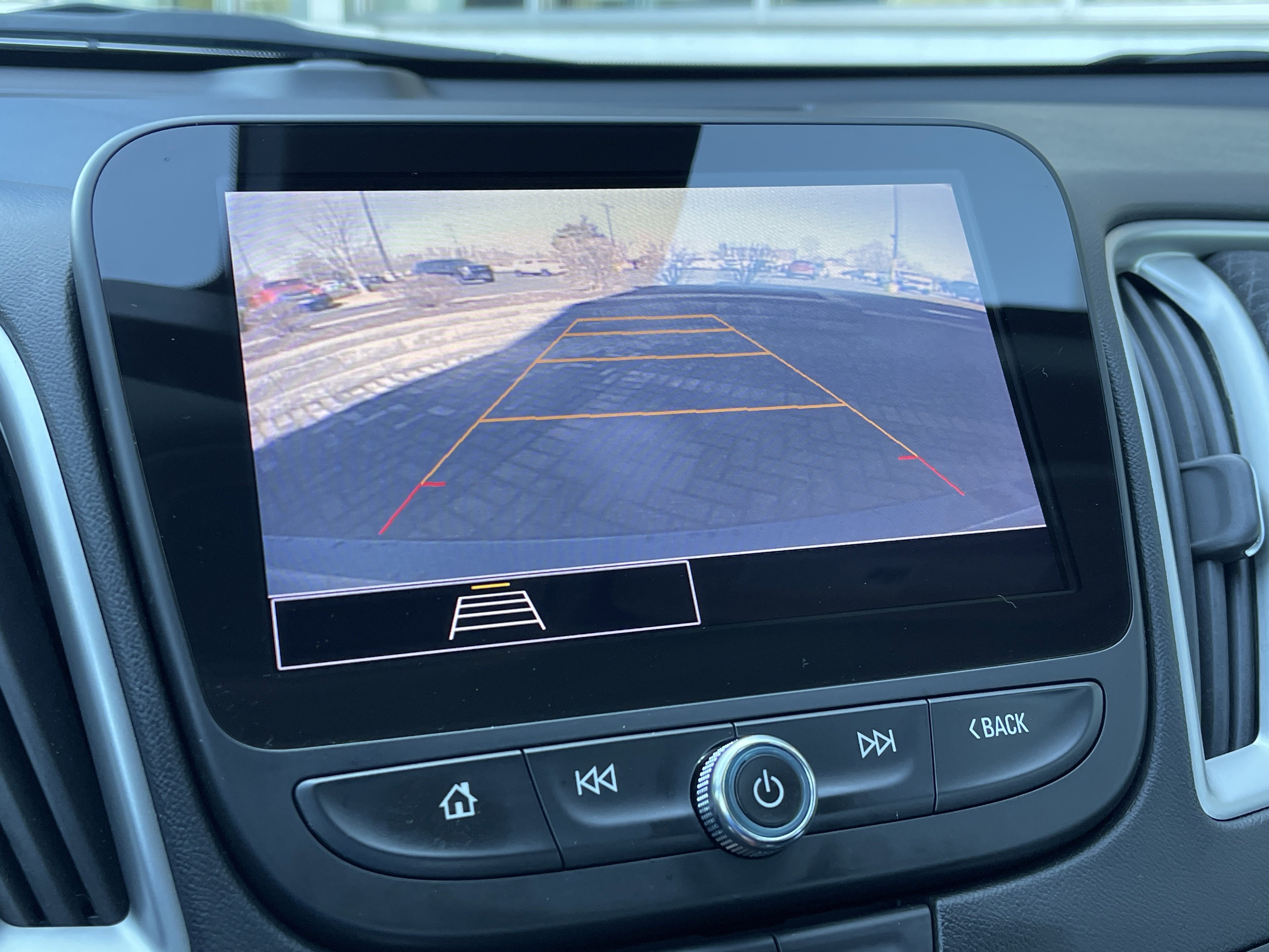 Used 2022 Chevrolet Malibu LT image 25