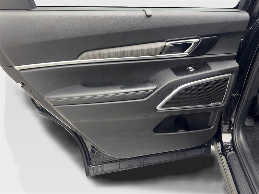 Used 2025 Kia Telluride EX w/ EX Captain's Chair Package image 35