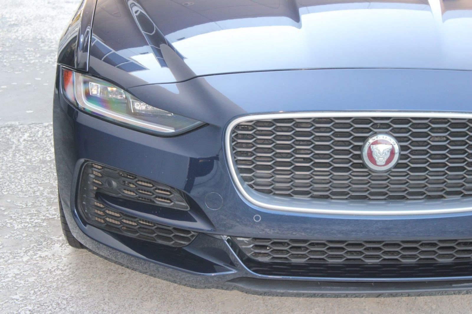 Used 2020 Jaguar XE S image 11